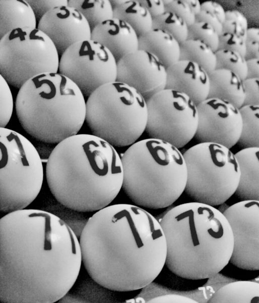 a collection of numbered bingo balls